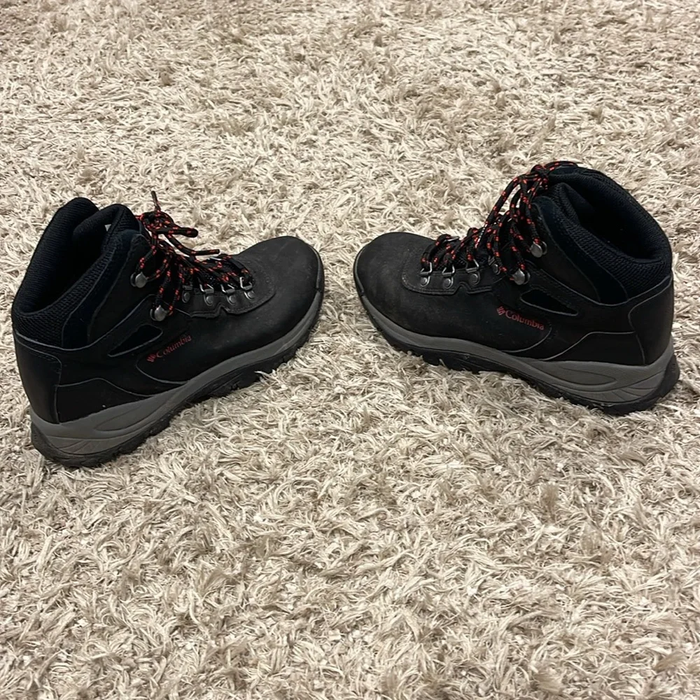 Women’s Columbia hiker 9.5 - Picture 4 of 7
